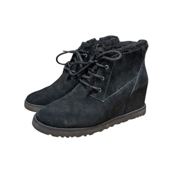 UGG Classic Femme Lace Wedge Ankle Boots Black Womens 8.5 Cozy Winter Booties - Picture 1 of 8